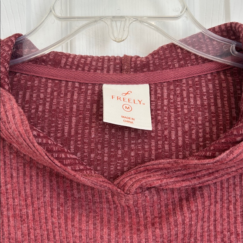 FREELY Ribbed Hoodie - Picture 2 of 9